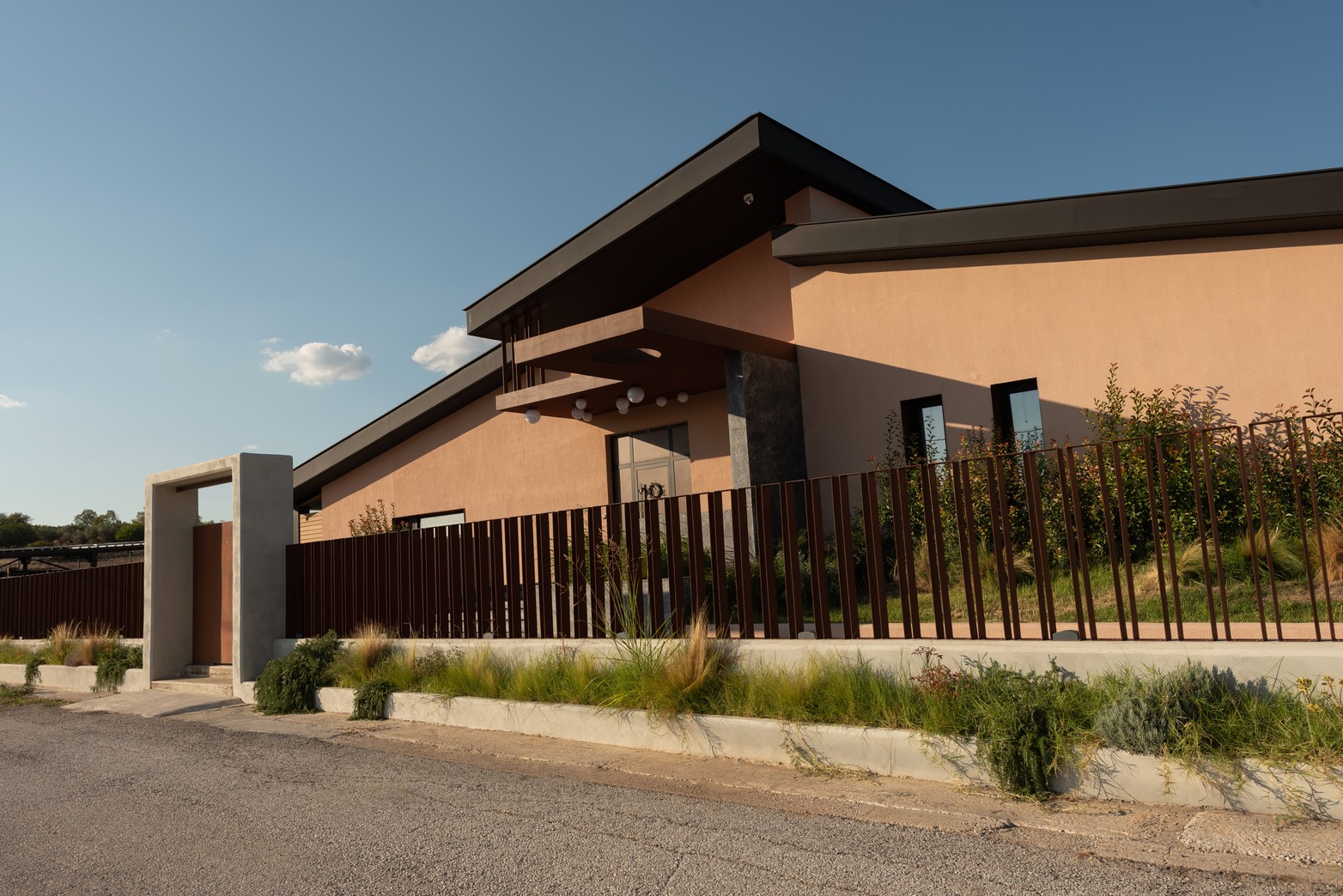 Πολυτελής Νεόδμητη Μονοκατοικία – Ειδικός Σχεδιασμός & Υψηλές Προδιαγραφές • Σέρρες • 2